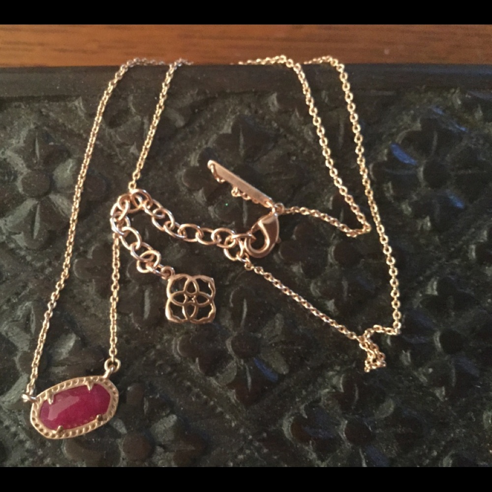 Kendra Scott pendant